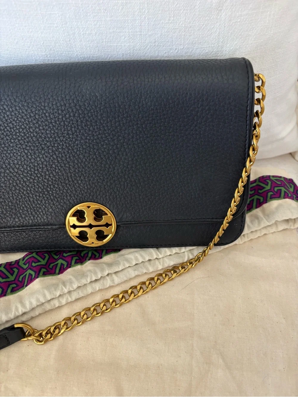 🍃🦋 Tory Burch Black Leather Flap Crossbody with Gold Chain